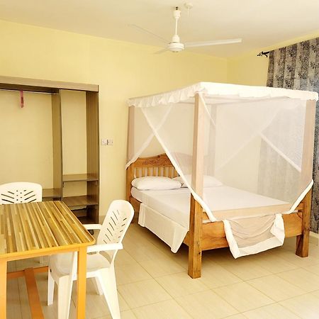 Casuarina Lounge Hotell Malindi Exteriör bild
