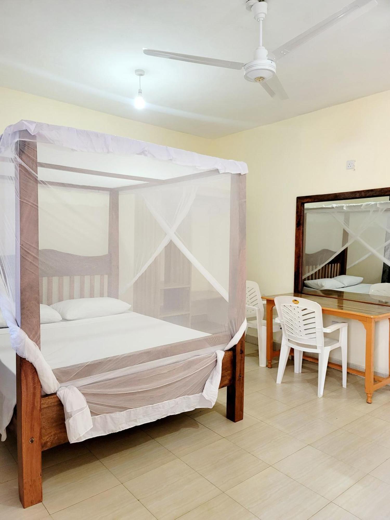 Casuarina Lounge Hotell Malindi Exteriör bild