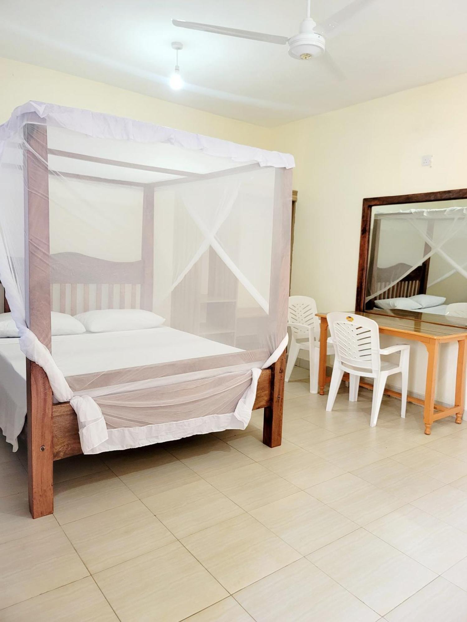 Casuarina Lounge Hotell Malindi Exteriör bild